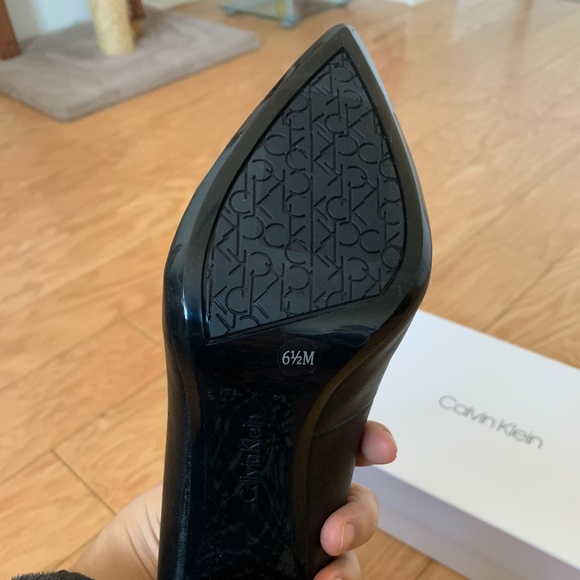 Calvin Klein Thick Heels Pumps - Picture 4 of 4